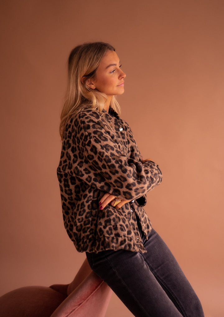 Charlene – Jachetă de Damă Elegantă cu Model Leopard