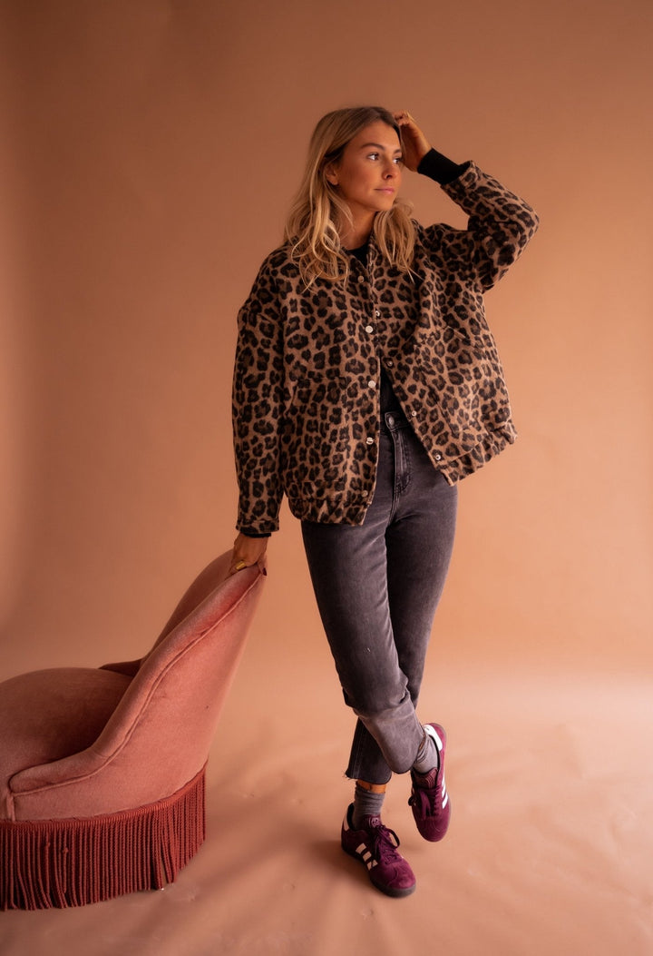 Charlene – Jachetă de Damă Elegantă cu Model Leopard