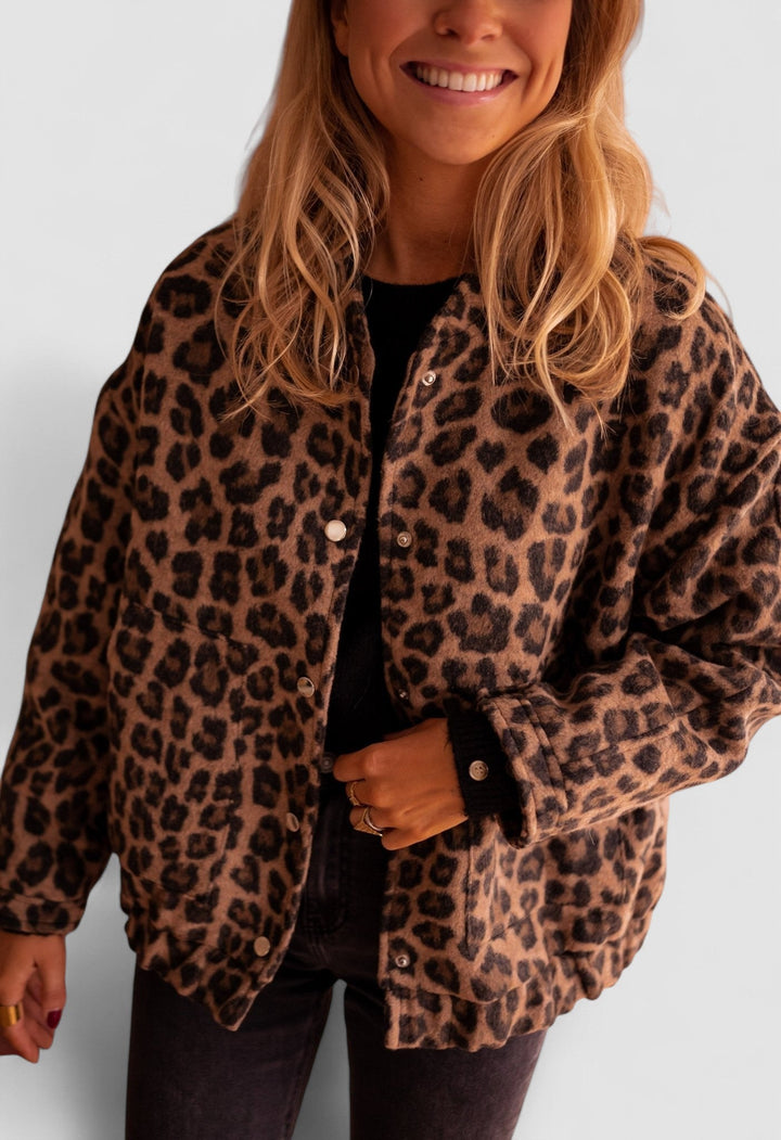 Charlene – Jachetă de Damă Elegantă cu Model Leopard